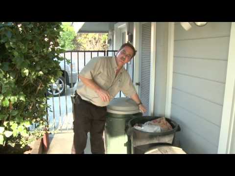 Home &amp; Lawn Pest Control : How to Keep Raccoons Out of a Trash Can